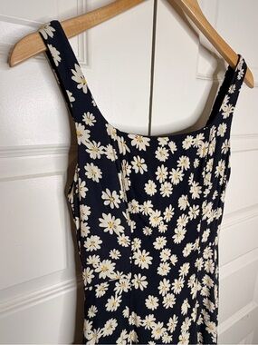 B. Smart Navy Daisy Sundress with White and Yellow Flowers